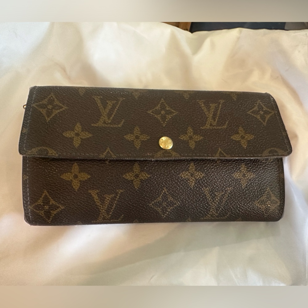 Louis Vuitton Monogram authentic Sarah Portefeuille long wallet